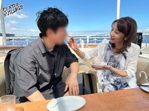 人妻24時、不倫中出しデート～性欲強すぎ美人妻と1日中ハメまくり性交ドキュメント～ 三枝木玲実  h_086euud00060
